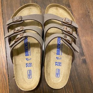 women’s size 6 (37 EUR) florida birkenstock’s in mocha